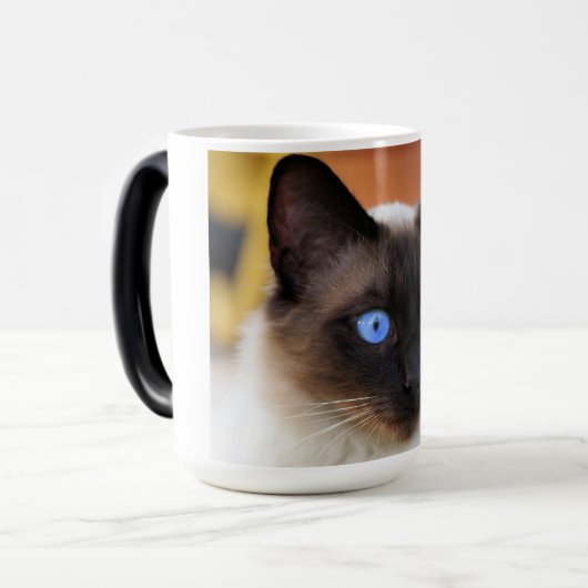 Siamese kitty kat met mooie grote blauwe ogen magische mok (Voorkant links)