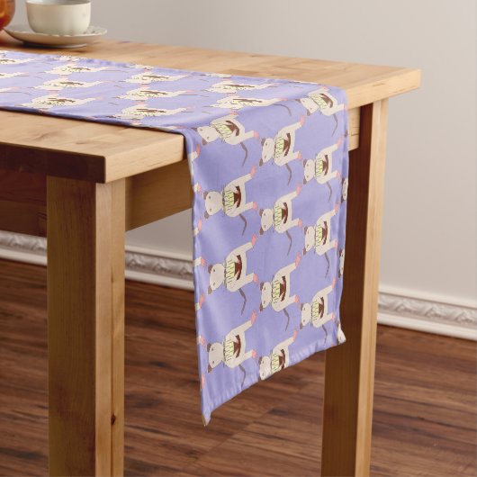 Siamese Rat met Birthday Cake Patterned Korte Tafelloper (Voorbeeld)