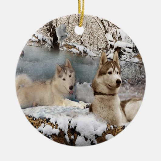 Siberian Huskies Snow Scene Ornament (Voorkant)