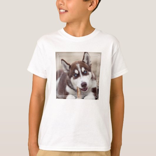 Siberian Husky Puppy op het strand T-shirt (Voorkant)