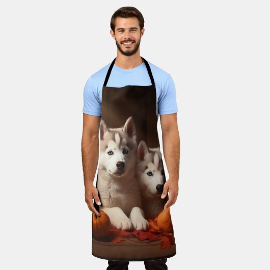 Siberische Husky Puppy Herfst Delight Pompoen Schort (Gedragen)