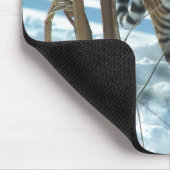 Siberische tijger loopt in sneeuwmousepad muismat (Hoek)