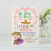 Sibling Blonde Fiesta Mexicaanse verjaardagsuitnod Kaart (Staand voorkant)