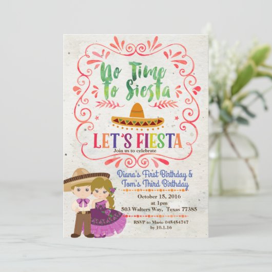 Sibling Blonde Fiesta Mexicaanse verjaardagsuitnod Kaart (Staand voorkant)