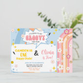 Siblings GROOVY boy and girl birthday invitation. Kaart (Staand voorkant)