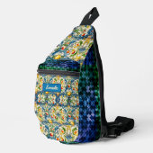 Siciliaanse mediterrane citrusblauwe tegels sling bag (Rechterhoek)