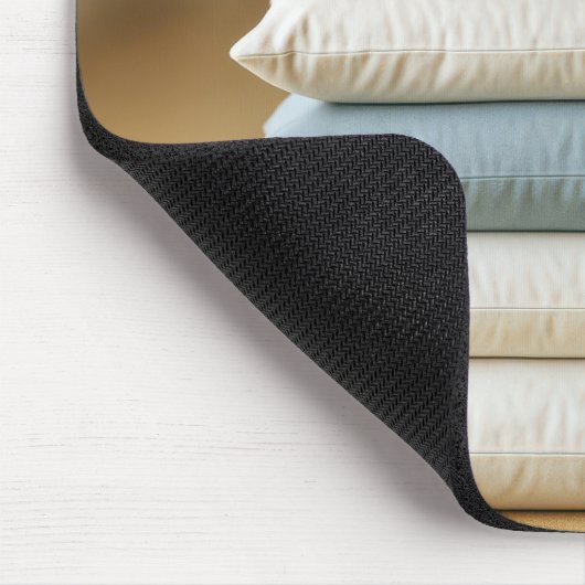 Sick Giraffe On Bed Pillow Stack Muismat (Hoek)