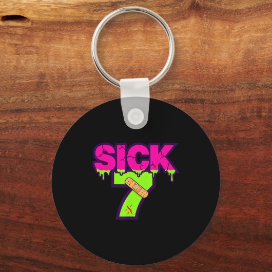 Sick Seven Meme Tee Six Seven Fun Wordplay Drip  Sleutelhanger (Voorkant)