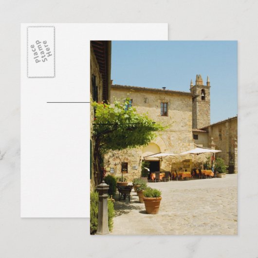 Sidewalk-café naast een kerk, Romanesque Briefkaart (Voorkant / Achterkant)
