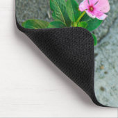 Sidewalk Crack Flower Muismat (Hoek)