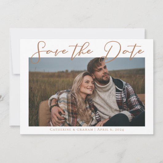 Sienna bruin Script Koppel Foto Chic Herfst Save The Date (Voorkant)