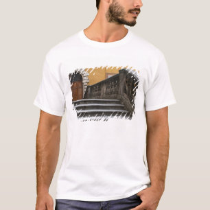 Sienna, Toscane, Italië - uitzicht met lage hoek T-shirt