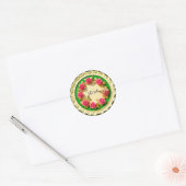 Siergroene randplaat met roze roos ronde sticker (Envelop)