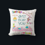 Sierkussen, Happy Birthday Friends Family Throw Kussen<br><div class="desc">Home > Home Décor > Kussens & poufs > Sierkussennen Baby en Kinderen > Nursery & Kinderen Room Décor > Kussens & poufs</div>