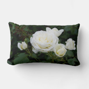 Sierkussen (lumbar) met witte rozen kussen