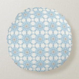 sierkussen met een geometrisch patroon rond kussen