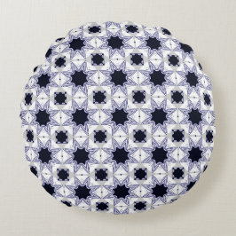 sierkussen met een geometrisch patroon rond kussen