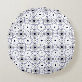 sierkussen met een geometrisch patroon rond kussen