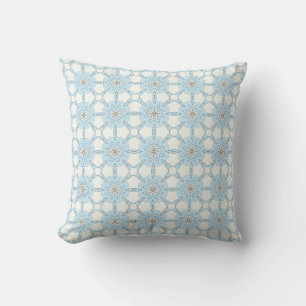 sierkussen met geometrisch patroon