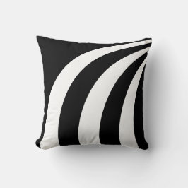 Sierkussen met zwarte en witte witte lijnen