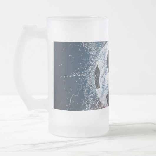 Sierkussen van ontvlammend Football/Voetbal Matglas Bierpul (Links)