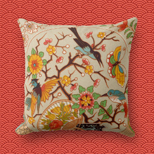 Sierkussen van vogels en vlinders