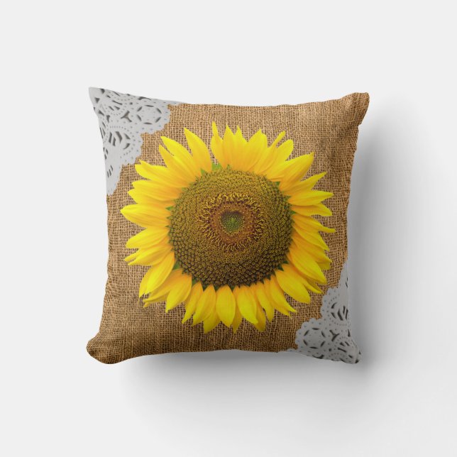 Sierkussen van zonnebloem en van korte textielvlie (Voorkant)