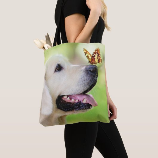 Sierkussen voor labrador en vlinder tote bag (Dichtbij)
