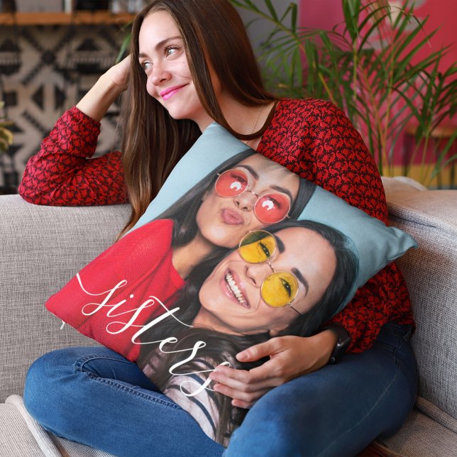 Sierkussen zussen (Let your sister know how much you love her with this personalized photo pillow!)