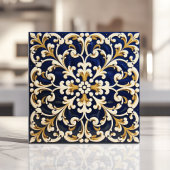 Sierlijk blauw en goud scrollwerk tegeltje