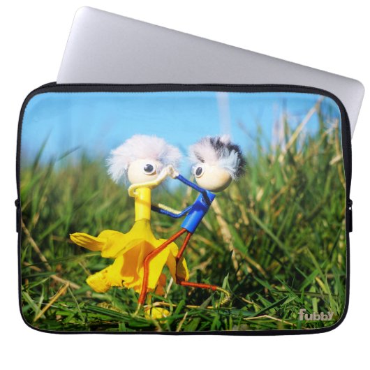 Sierlijk dansend actief Fubby poppetjes stel. Laptop Sleeve (Voorkant)