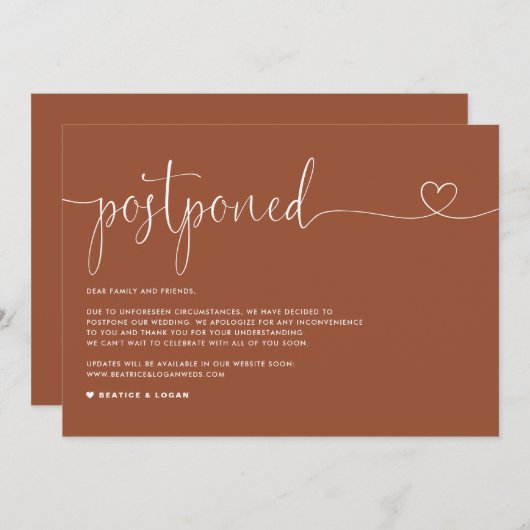 sierlijk script terracotta bruiloft uitstel aankondiging (Voorkant / Achterkant)