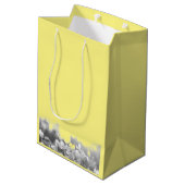 Sierlijke handgeschilderde monarchvlinders medium cadeauzakje (Achterkant Gekanteld)