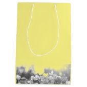 Sierlijke handgeschilderde monarchvlinders medium cadeauzakje (Achterkant)