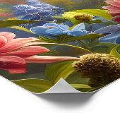 Sierlijke kolibrie die over bloemveld vliegt poster (Hoek)