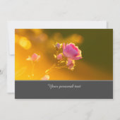 Sierlijke uitnodigingskaart met roze roos kaart (Achterkant)