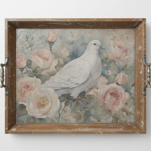 Sierlijke witte duif met pastelroze rozen tissuepapier