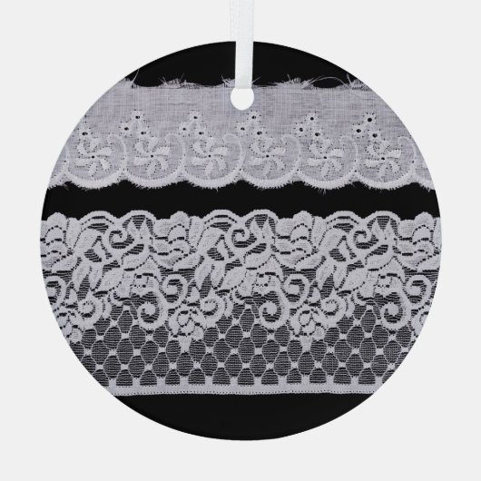 Sierlijke witte kant, geïsoleerde zwarte achtergro glas ornament (Achterkant)