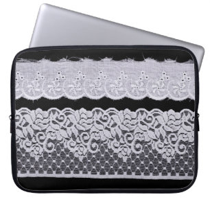 Sierlijke witte kant, geïsoleerde zwarte achtergro laptop sleeve