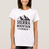 Sierra Mountain Corner – Adventure Logo Design T-shirt (Voorkant)