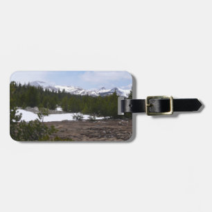 Sierra Nevada bergen en sneeuw op Yosemite Bagagelabel