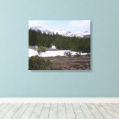 Sierra Nevada bergen en sneeuw op Yosemite Canvas Afdruk (Insitu (Houten vloer))