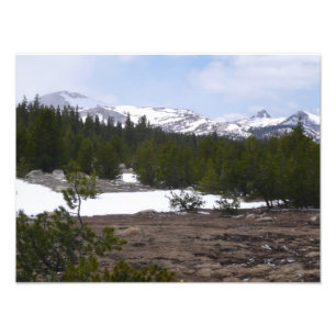 Sierra Nevada bergen en sneeuw op Yosemite Foto Afdruk
