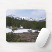 Sierra Nevada bergen en sneeuw op Yosemite Muismat (Met muis)