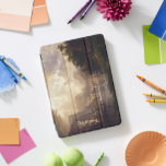 Sierra Nevada CA  landschap Art Monogrammen iPad Pro Cover<br><div class="desc">Creëer je eigen aangepaste, gepersonaliseerde, elegante faux gouden scriptlettertype, reis / landschap / natuur / kunstliefhebbers, magnetische iPad slimme cover die in meerdere stand's wordt gevouwen en grijze microvezelinterieur biedt die uw scherm helpt beschermen, en de Wake/Slaapfunctie, en aan de voorkant is er een prachtig schilderachtig, gedetailleerd landschapsschilderij , olie...</div>