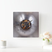 Sigarette Butts in Silver Smokers Ashtray, Funny Vierkante Klok (Huis)