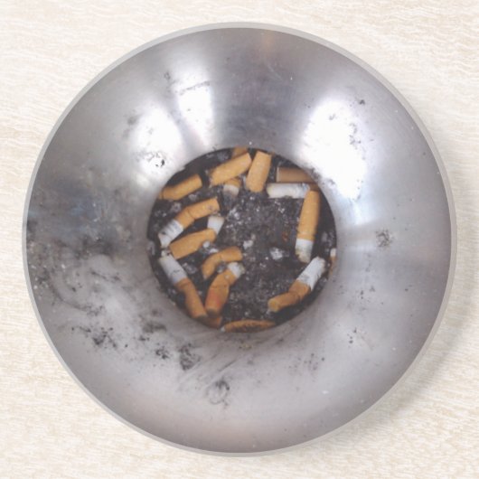Sigarette Butts in Silver Smokers Ashtray, Funny Zandsteen Onderzetter (Voorkant)