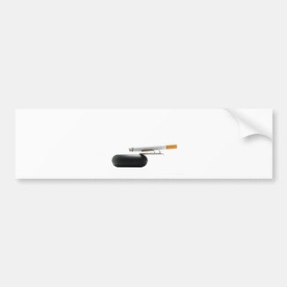 Sigarette op asbak boven wit bumpersticker