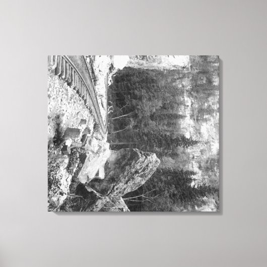 Signal Rock Near Railroad Track Canvas Afdruk (Voorkant)