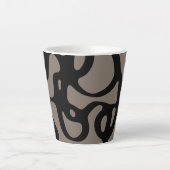 Signalen op afstand: Abstract zwart & grijs Latte Mok (Voorkant)